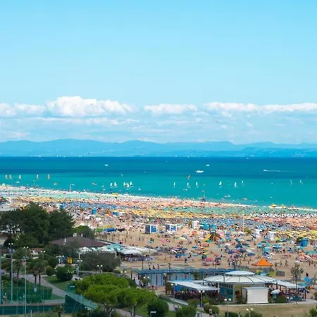 Elegant In A Quiet Area With Garden Bibione