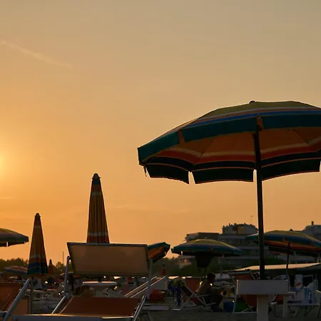 Elegant In A Quiet Area With Garden Villa Bibione